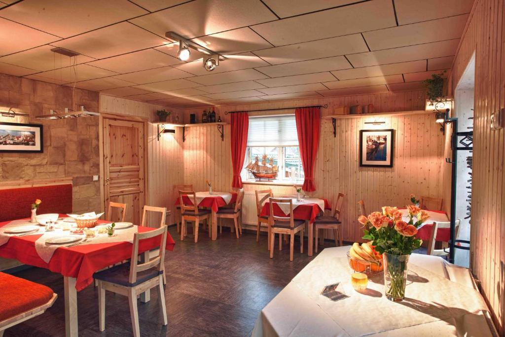 Haus Stoertebeker Appartements - Hotel Garni, Seebad 卢布明 客房 照片