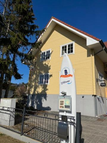 Haus Stoertebeker Appartements - Hotel Garni, Seebad 卢布明 外观 照片