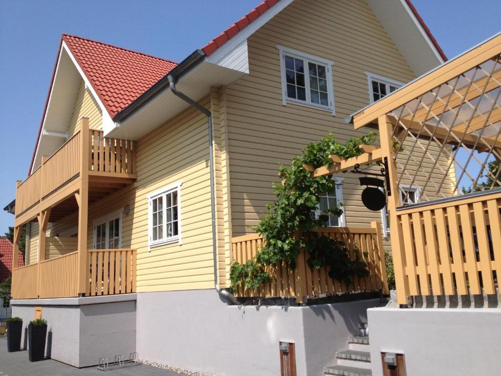 Haus Stoertebeker Appartements - Hotel Garni, Seebad 卢布明 外观 照片