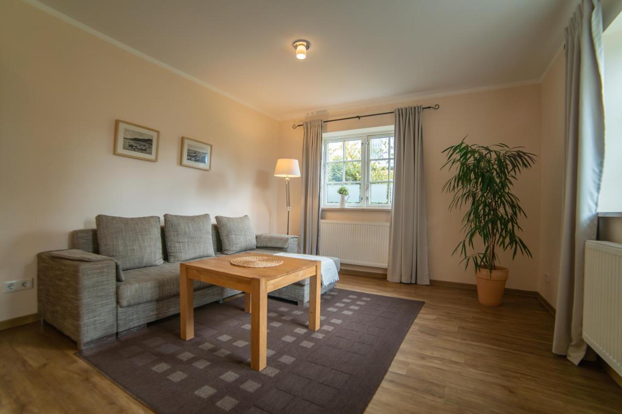 Haus Stoertebeker Appartements - Hotel Garni, Seebad 卢布明 外观 照片