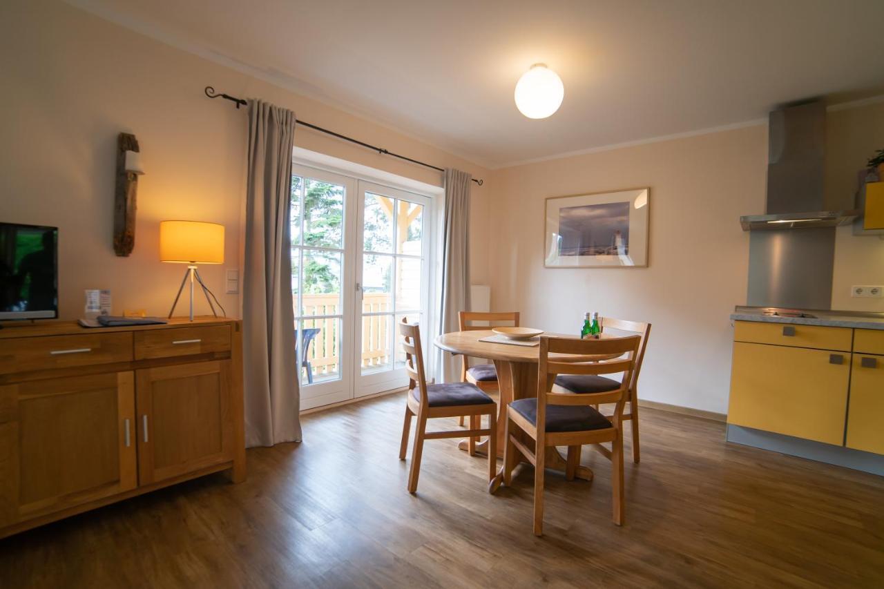 Haus Stoertebeker Appartements - Hotel Garni, Seebad 卢布明 外观 照片
