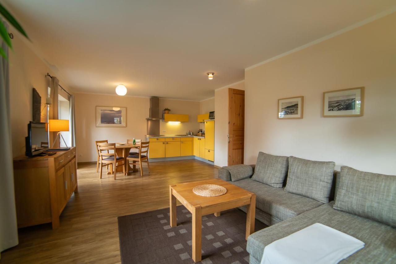 Haus Stoertebeker Appartements - Hotel Garni, Seebad 卢布明 外观 照片
